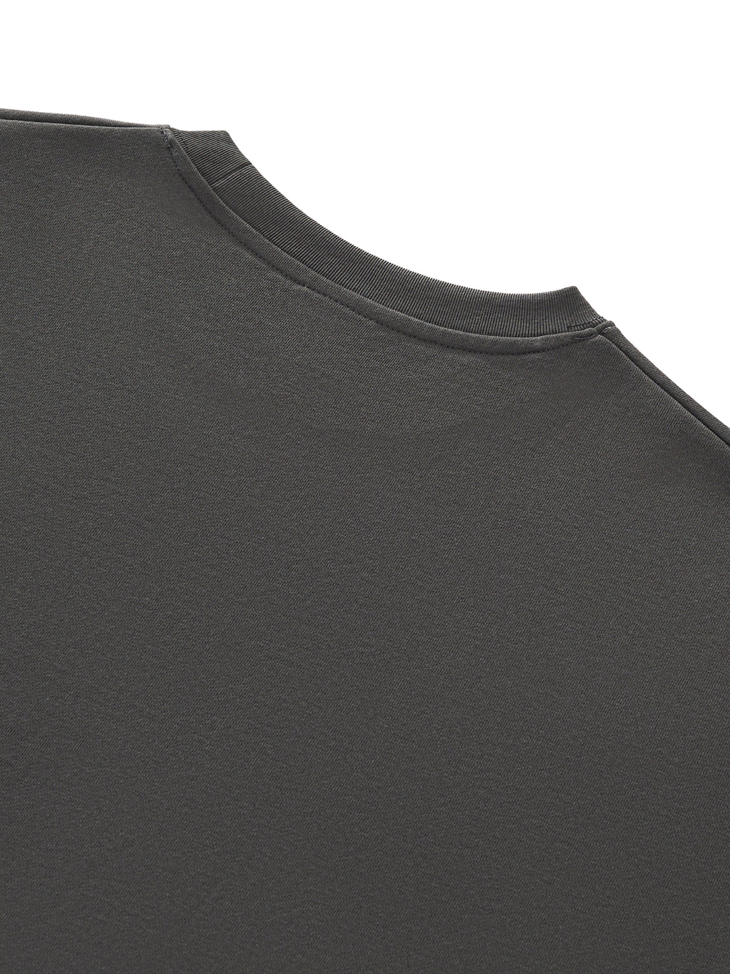 Boxy Raw-Edge T-Shirt 01